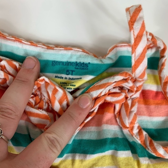 Girls clothes 4T/ 5T - Picture 3 of 3